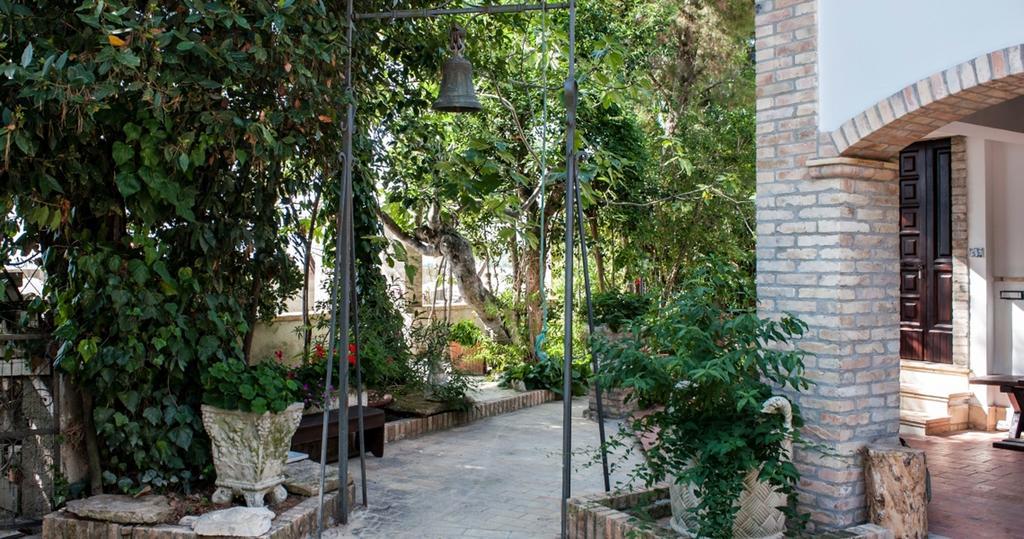 Villa Anna Savini Casa Vacanze Atri Exterior photo